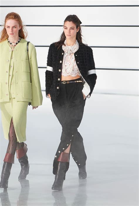 chanel collezione autunno inverno 2021|chanel runway dresses.